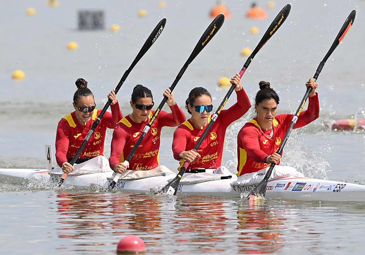 El K-4 femenino con las asturianas Sara Ouzande y Lucía Val, plata en la Copa del Mundo