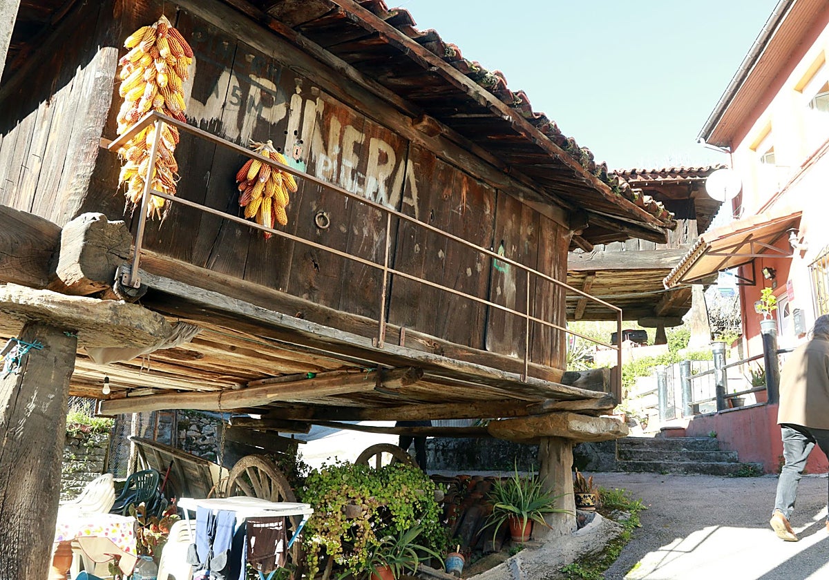 La Asociación Serondaya une poesía y cerveza en una gran fiesta