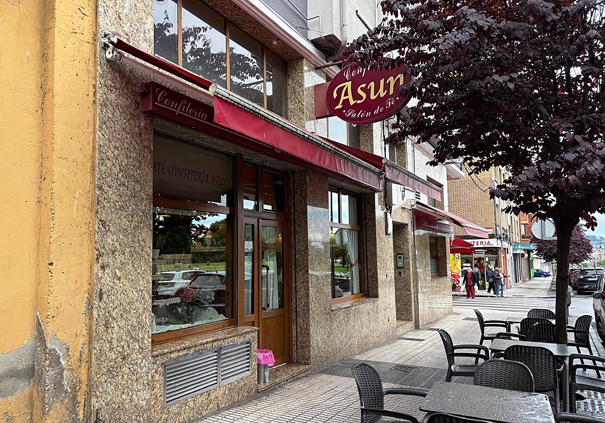 Intenta robar en una cafetería de Gijón, pero le descubren los trabajadores y se marcha con las manos vacías