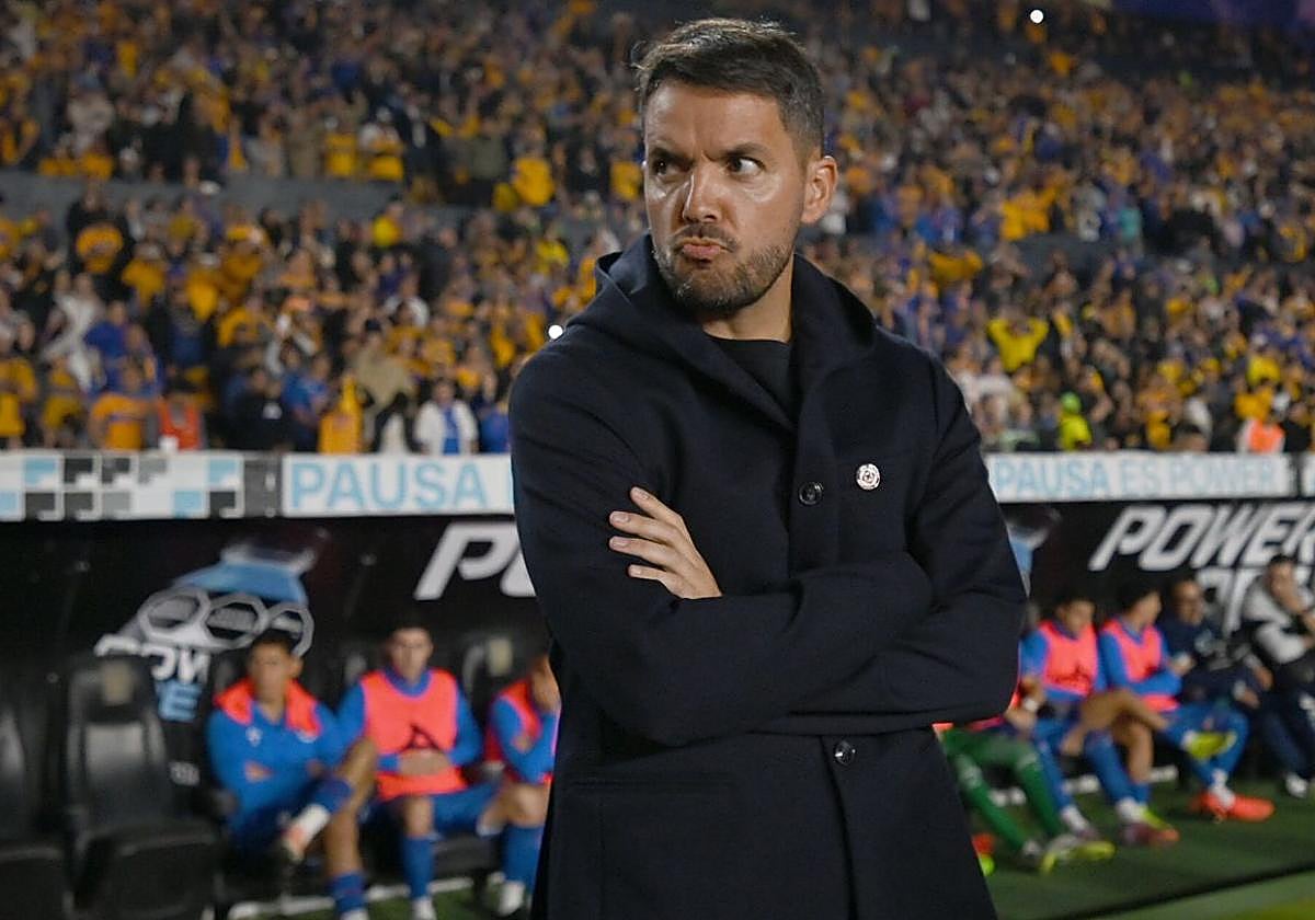 Larcamón, «un loco del análisis»: así es el principal candidato para entrenar al Sporting