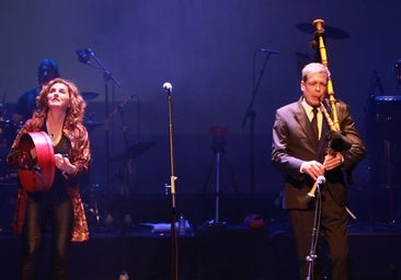 María José y José Ángel Hevia, sobre las tablas del Jovellanos.