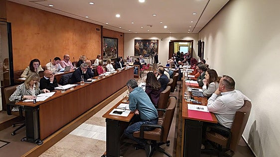 Servicios Sociales lleva atendidas 450 solicitudes de regulación de inmigrantes en Avilés