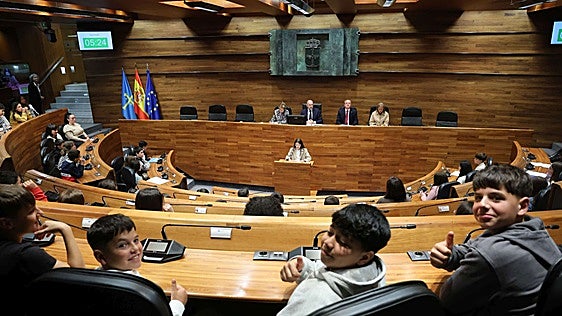 Diputados por un día para imaginar el futuro del medio rural asturiano