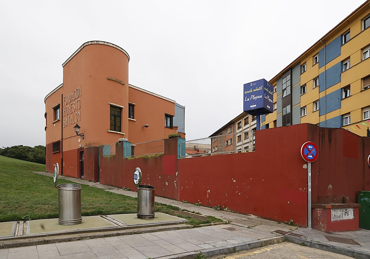 La escuela de 0 a 3 años Los Playinos, en Gijón, lleva quince días sin dos educadoras