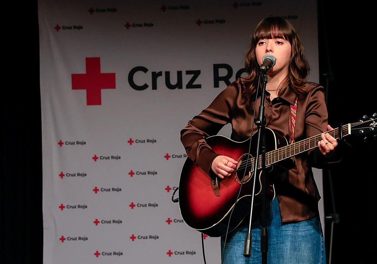 Cruz Roja celebra su Festival del Sorteo de Oro en el Ateneo de La Calzada: «Gijón siempre echa una mano»