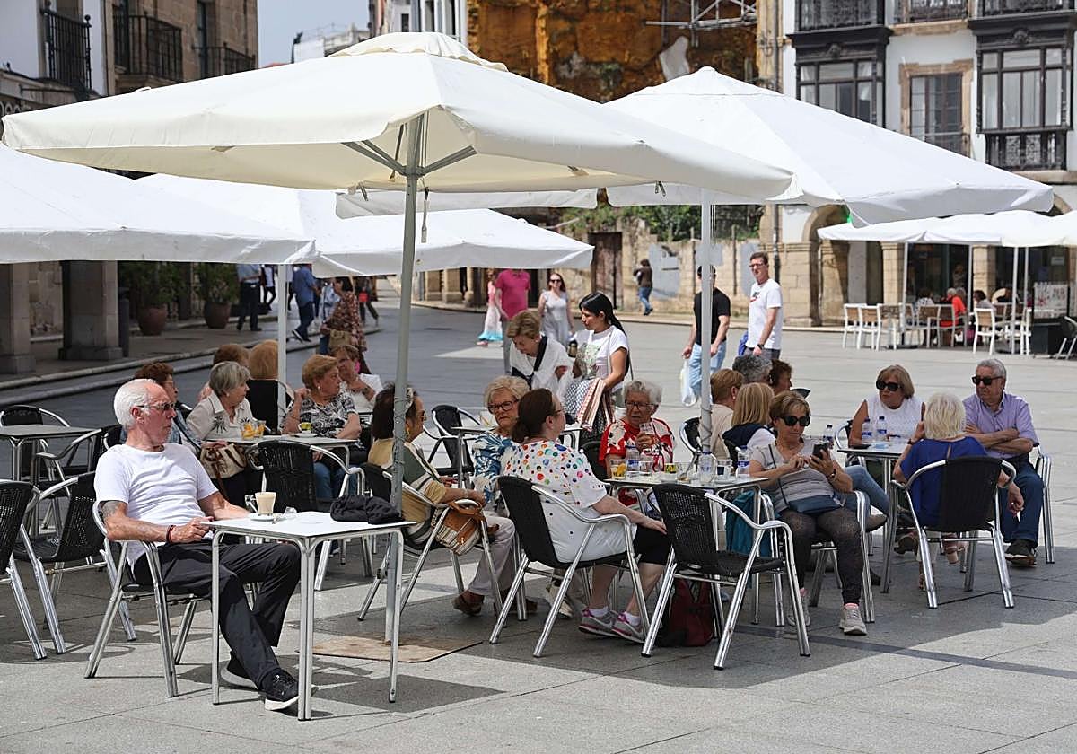 Un sábado y domingo de tiempo 'caprichoso' en Asturias: tormentas, granizo, nubes y sol