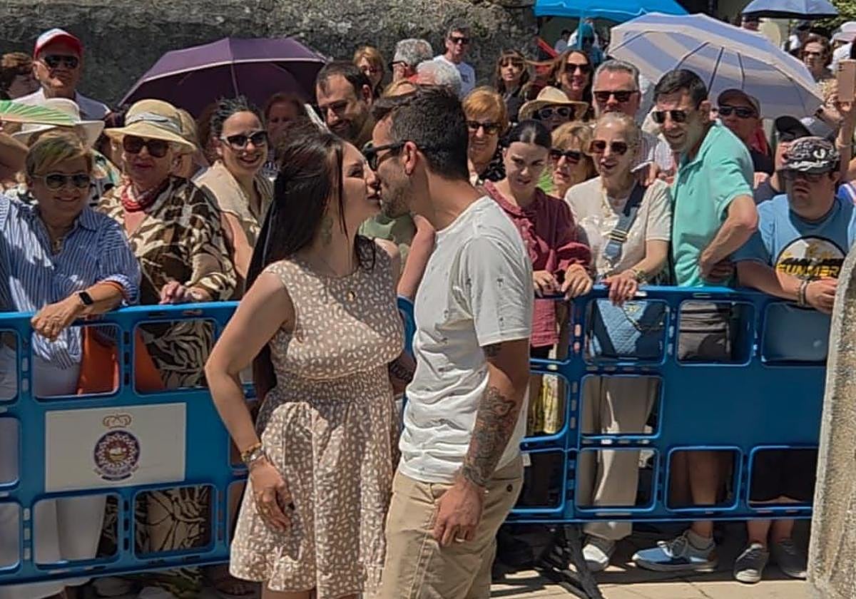 Récord en Las Fiestas del Puchero: Yaiza y Jesús se comen a besos