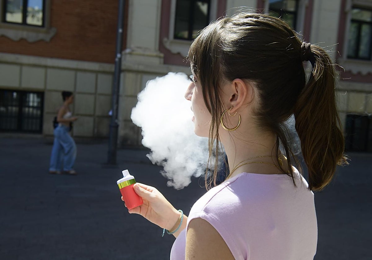 La nueva forma de fumar: ¿por qué los médicos están en contra de los vapeadores?