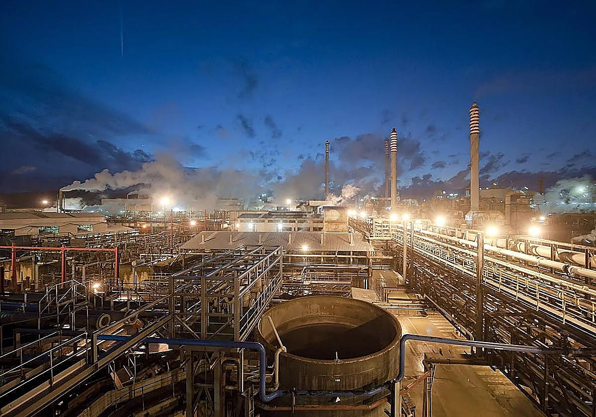 Asturiana de Zinc plantea un ERE para los trabajadores fuera de convenio