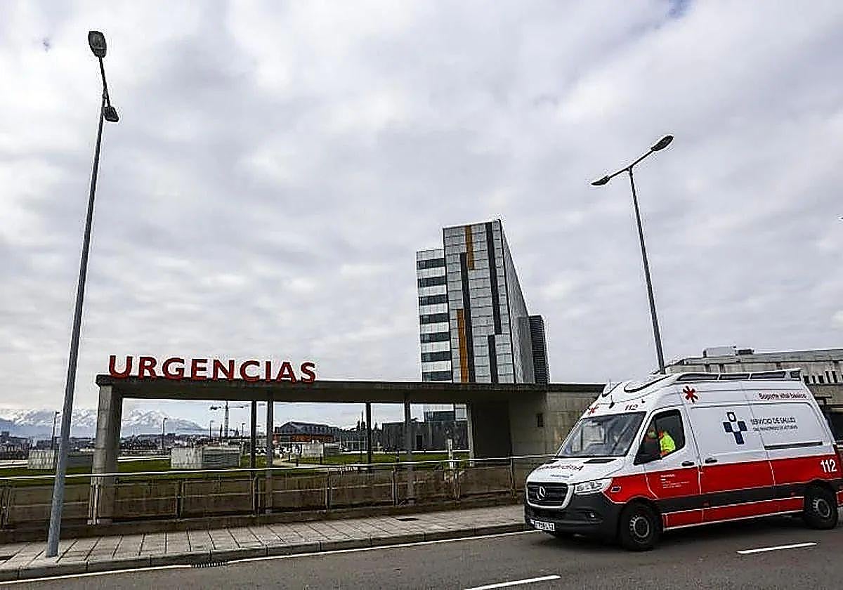 Un hombre y una mujer, heridos tras arder la moto en la que 