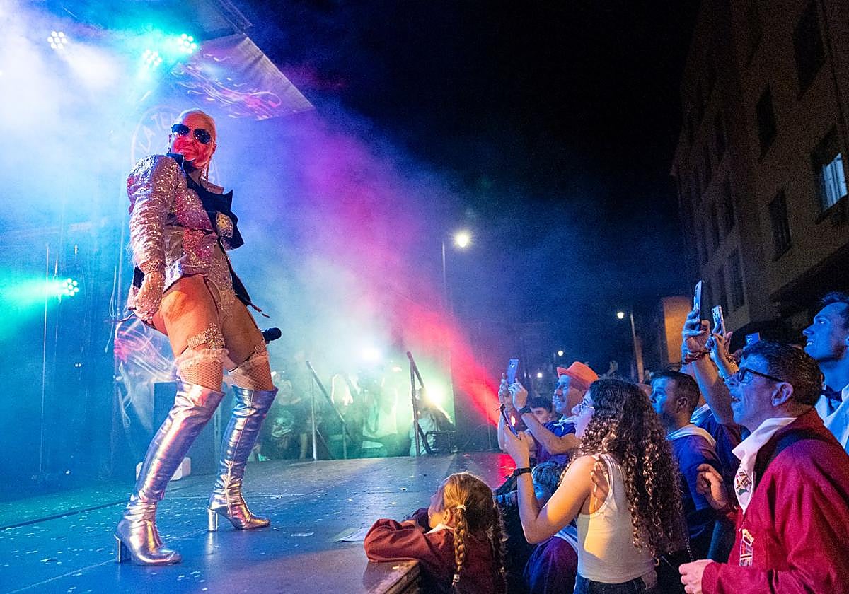Leticia Sabater aterriza en las fiestas de Olloniego: todos 