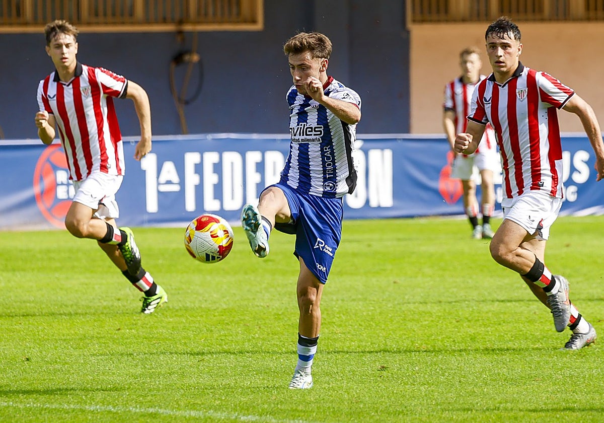 Pablo Álvarez, jugador del Avilés: «Quiero hacer una buena p