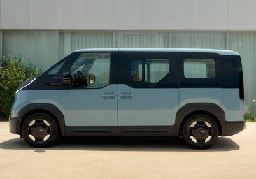 El Kia PV5 combina una distribución interior versátil y cómoda, con espacio y conectividad para todos los ocupantes