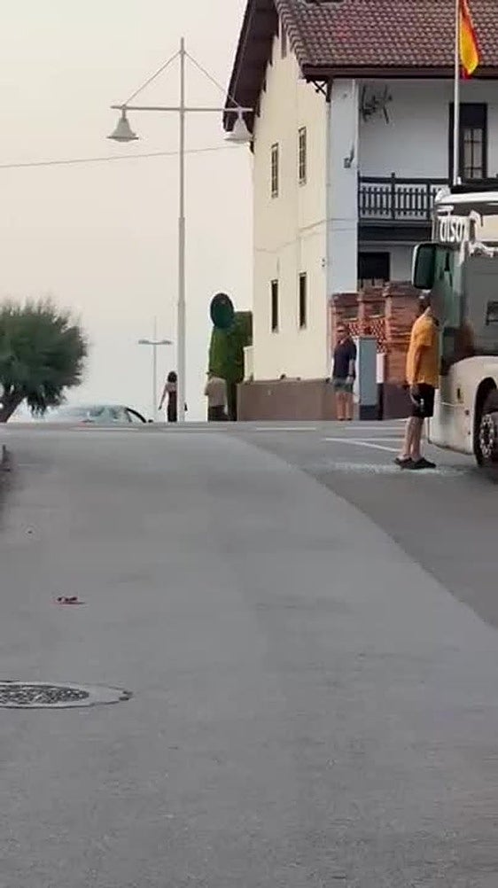 Un individuo agrede a un conductor de autobús de Avilés que lo dejó en tierra porque iba demasiado lleno