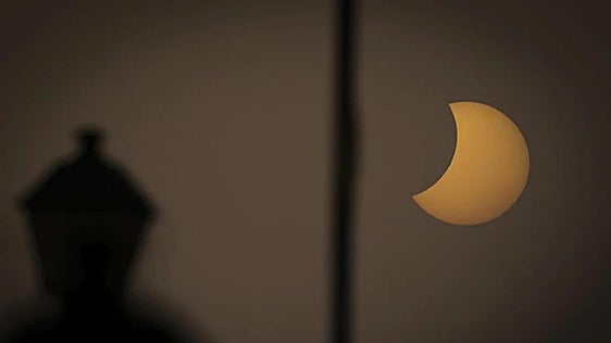 El eclipse en la puerta del Paraíso