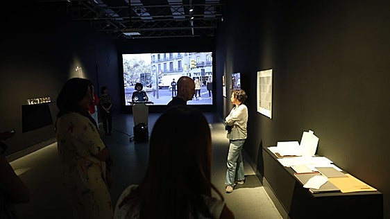 Pablo Casanueva cierra en Gijón su viaje por la memoria íntima y política