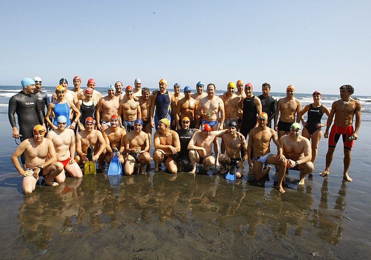 El Club Aquático de Avilés recupera para el 31 de julio la Travesía Arnao-Salinas