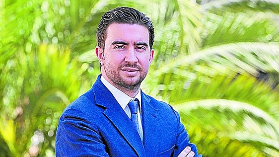 Santiago Estrada, la defensa asturiana de Zoran Vekic