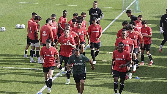 Sporting de Gijón- Eldense: El Molinón vuelve a escena