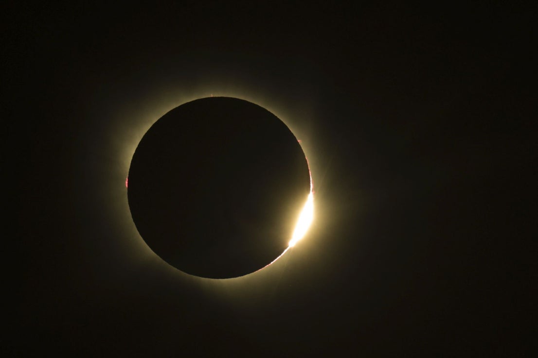 Las impresionantes fotos del eclipse de Sol en Pajares | El Comercio ...