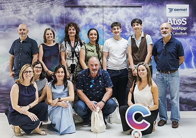 Imágenes de la visita institucional con la que se premió a los ganadores de Cuestión de Ciencia de esta última edición
