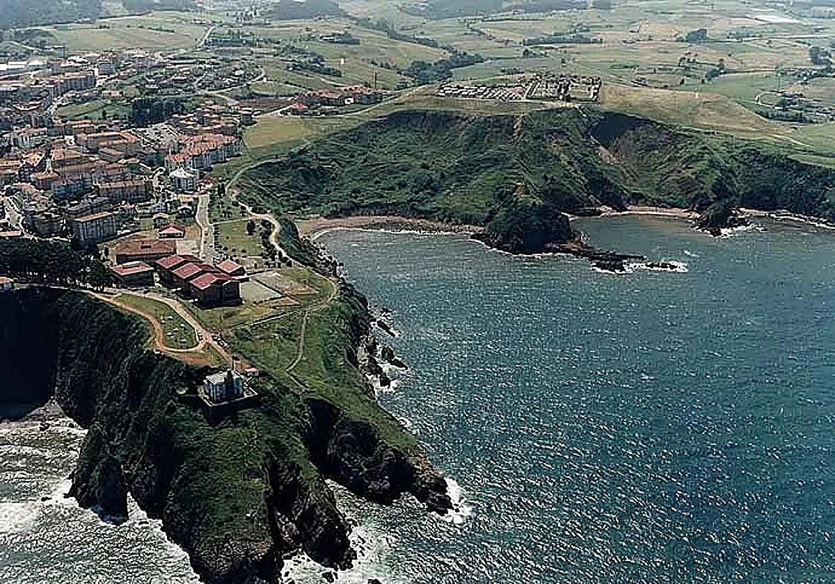El hallazgo de un cuerpo en la playa de Candás mantiene en vilo a la ...