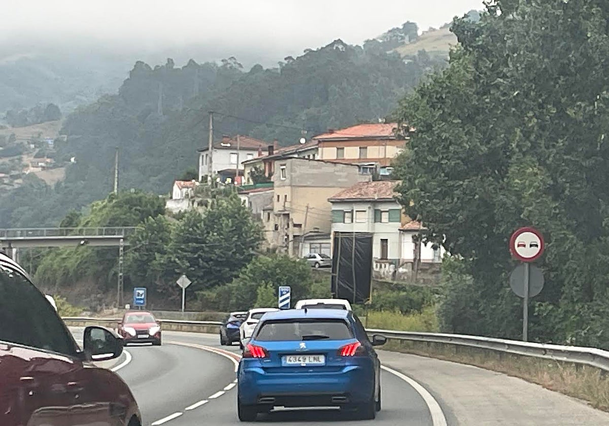 La autovía minera, la 'Y' de Bimenes y la A-64, opciones para no colapsar Langreo