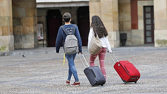 El Principado «analizará» la petición de los bonos-hotel pedida por la hotelería asturiana