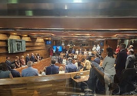 Pleno institucional por el Día de Asturias en la Junta General.