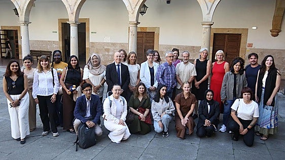 Fernando Simón, en la Universidad de Oviedo: «En Ceuta, hacemos todo lo posible para minimizar riesgos sanitarios»