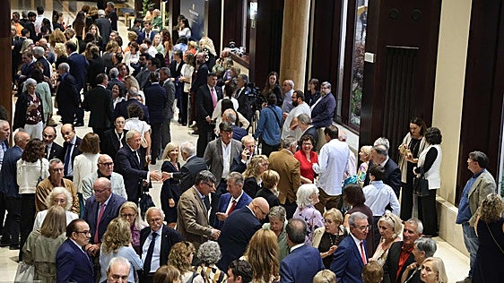 El desfile de autoridades e invitados en la entrega de las Medallas de Asturias, en imágenes
