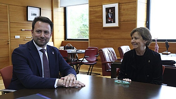 La derecha asturiana deshoja la margarita