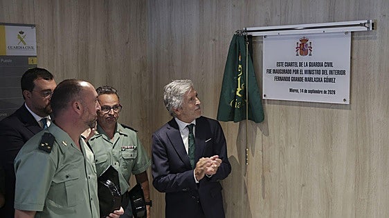 Las imágenes de la inauguración en Mieres del nuevo cuartel de la Guardia Civil