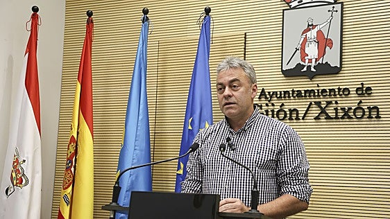 Ramón Tuero denuncia un «nuevo asalto» a la caja de las empresas municipales