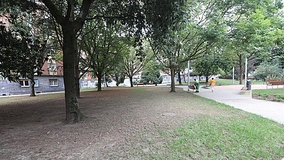 Detenidas cuatro personas, entre ellas un menor, por vender droga junto a un parque infantil en Avilés