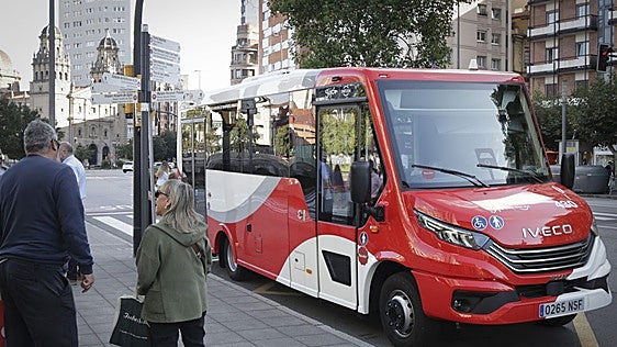 Gijón estrena las tres nuevas rutas de microbús en la zona rural