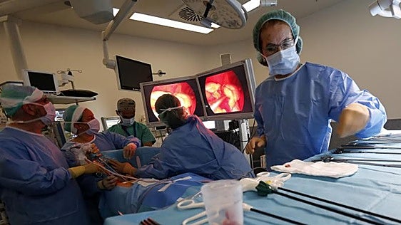 Las listas de espera no tienen freno en Asturias: 24.359 cirugías pendientes y 122.686 consultas hospitalarias