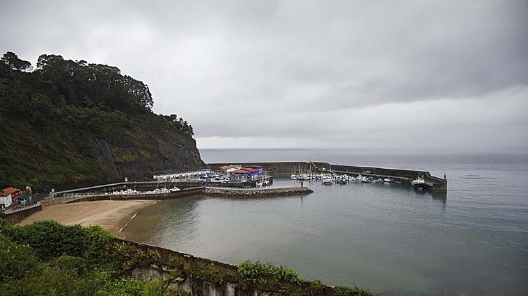 El puerto de Lastres estrena pantalán tras una inversión de más de cinco millones de euros