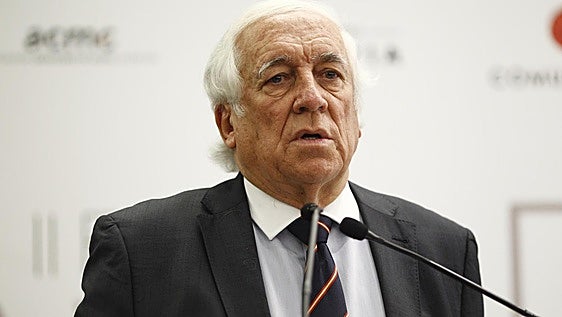 Muere Carlos Espinosa de los Monteros, empresario de orígenes asturianos y padre del exdirigente de Vox Iván Espinosa de los Monteros