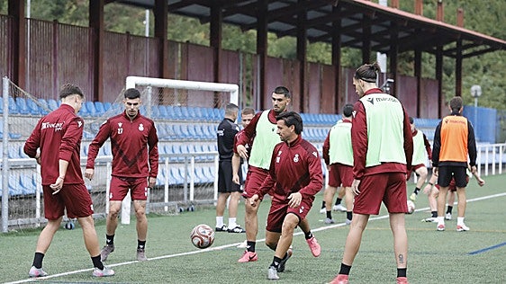 El Real Avilés, a por tres puntos de oro en Coria