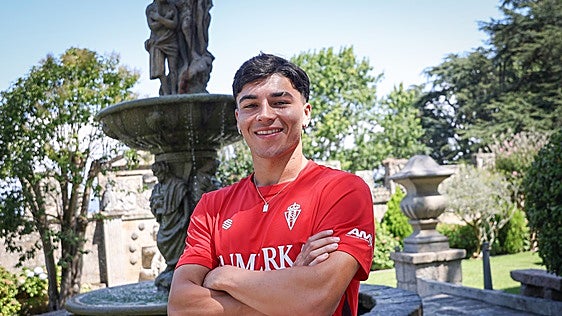 Alejo Sarco, futbolista del Sporting: «Conseguir el ascenso es un objetivo de todo el grupo, de todo Gijón»