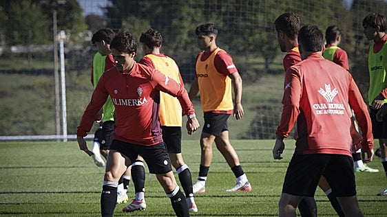 El Sporting se concentra en Mareo para preparar el derbi