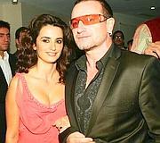 La prensa británica atribuye a Penélope Cruz un romance con Bono