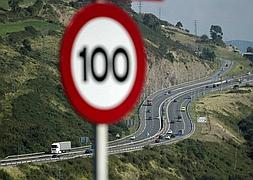 La DGT propone reducir a 90km/h la velocidad en carreteras de un solo carril