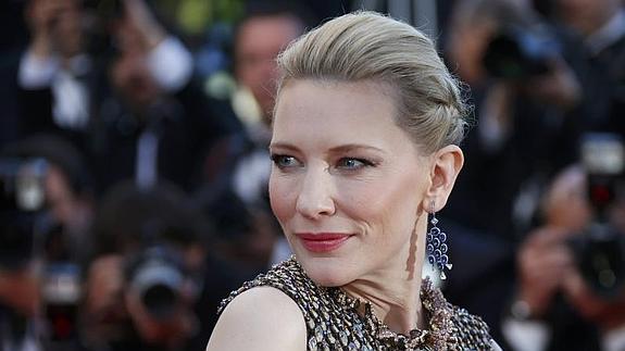 La actriz australiana Cate Blanchett, posa ante los medios en Cannes 