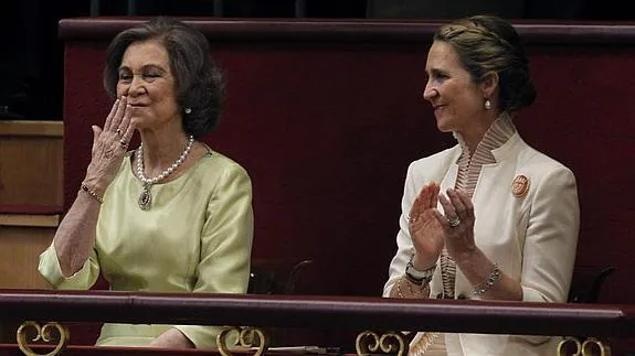La reina Sofía y la infanta Elena. 