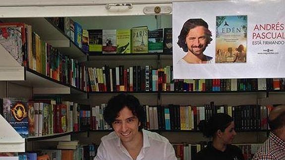 Andrés Pascual, en la feria del Libro de Madrid