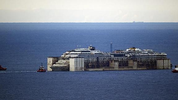 El Costa Concordia, a su llegada al puerto de Gënova. 