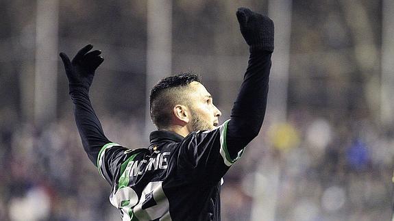 Andone celebra su tempranero gol. 