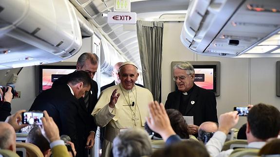 Francisco, en el avión.